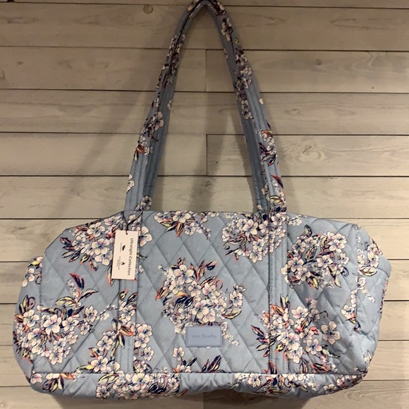 Vera Bradley Handbags - NWT Vera Bradley ultralight large traveler duffel cherry blossoms